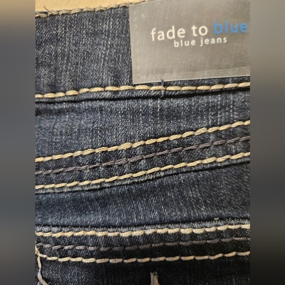 FADE TO BLUE WOMEN'S MODERN FLAIR STRETCH TECHNOLOGY BOLD STITCH JEANS SIZE 29 - Picture 6 of 16